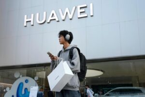us-judge-orders-huawei-to-face-racketeering-and-fraud-charges