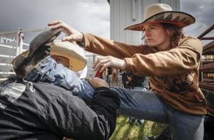 women-pioneers-push-boundaries-in-ranch-bronc-riding