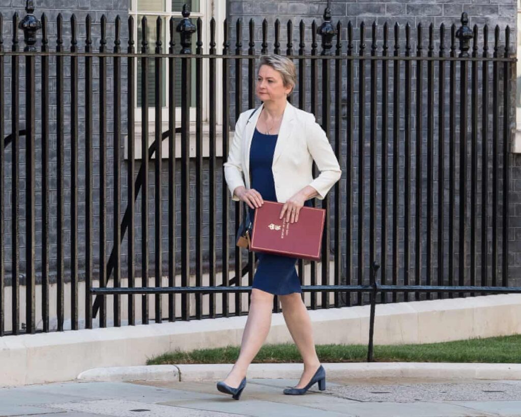 yvette-cooper-defends-migrant-returns-deal-amid-macron-critique