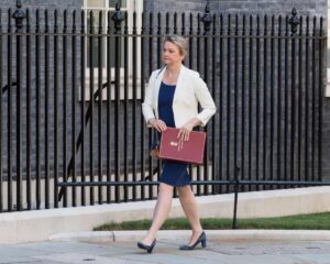 yvette-cooper-defends-migrant-returns-deal-amid-macron-critique