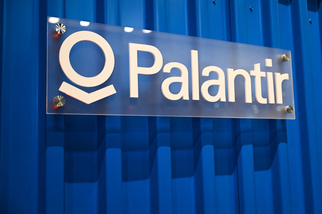Andrew Left Shorting Palantir: A Major Clash in Stocks Today