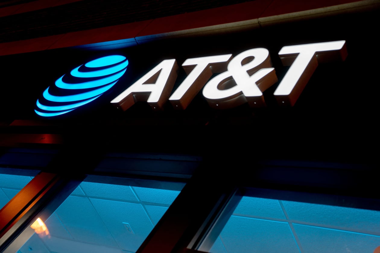 AT&T Strikes $23 Billion Spectrum Deal with EchoStar, Stock Surges