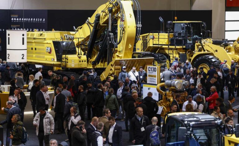 Caterpillar Stock Surges Despite $1.5 Billion Tariff Costs