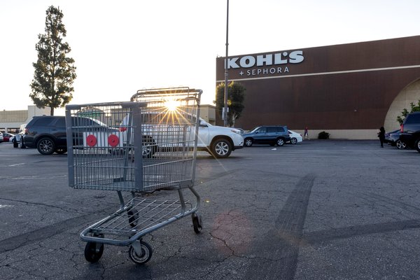 Consumers Shift Strategies to Find Deals During Shopping Boom