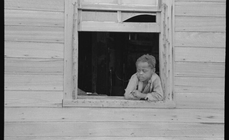 Exhibition Challenges Historical Exclusion of Black America in FSA Photos