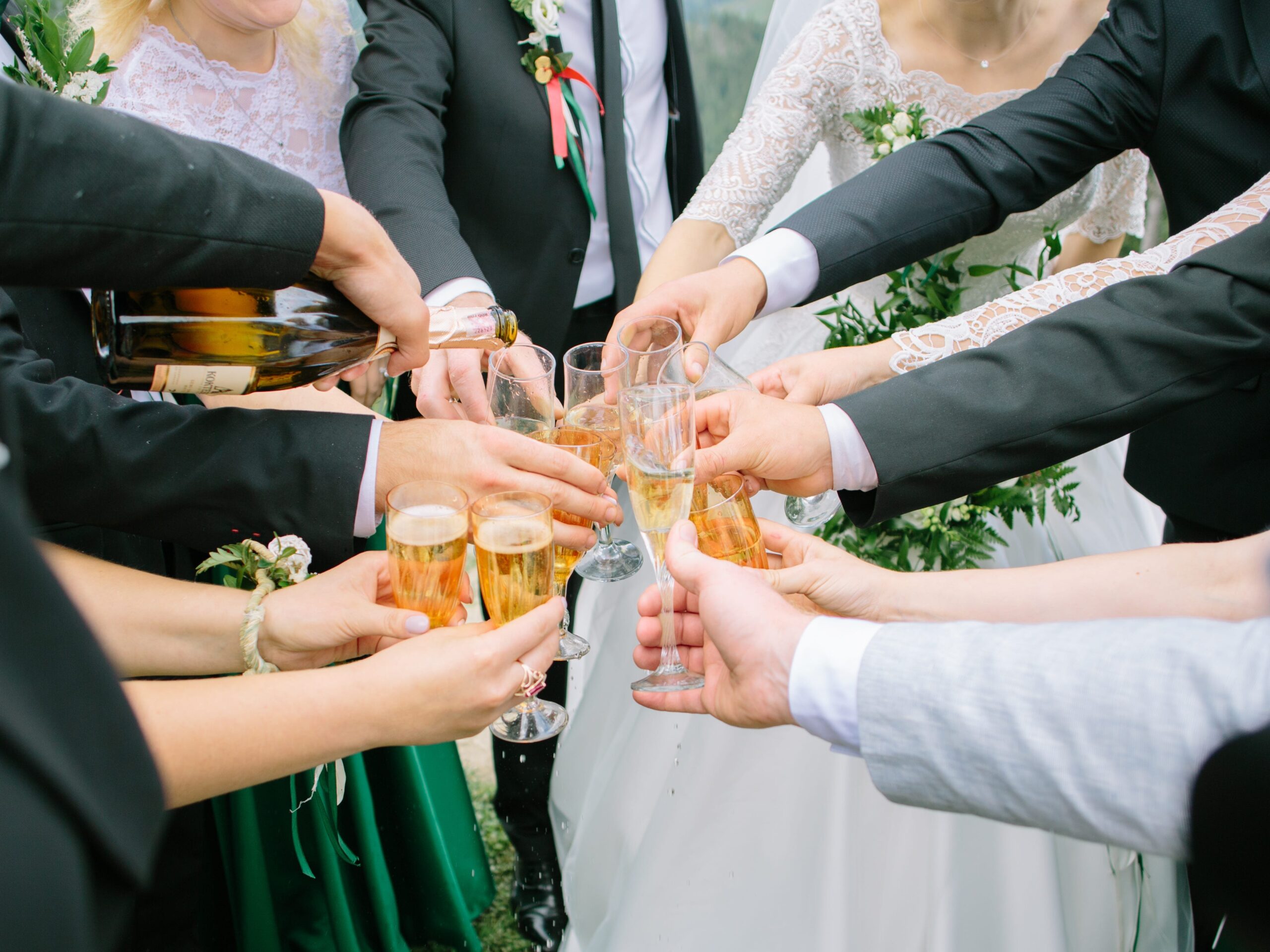 Expert Reveals 10 Urgent Mistakes Wedding Parties Make NOW