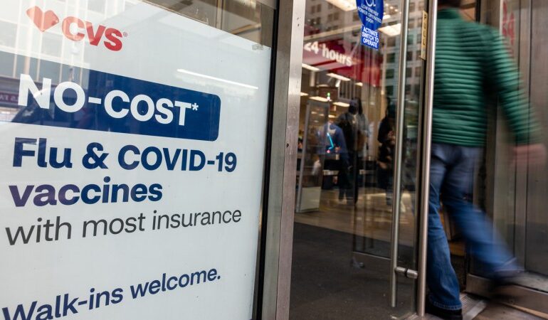 Experts Advise on Fall COVID Vaccination Amid Changing Guidelines
