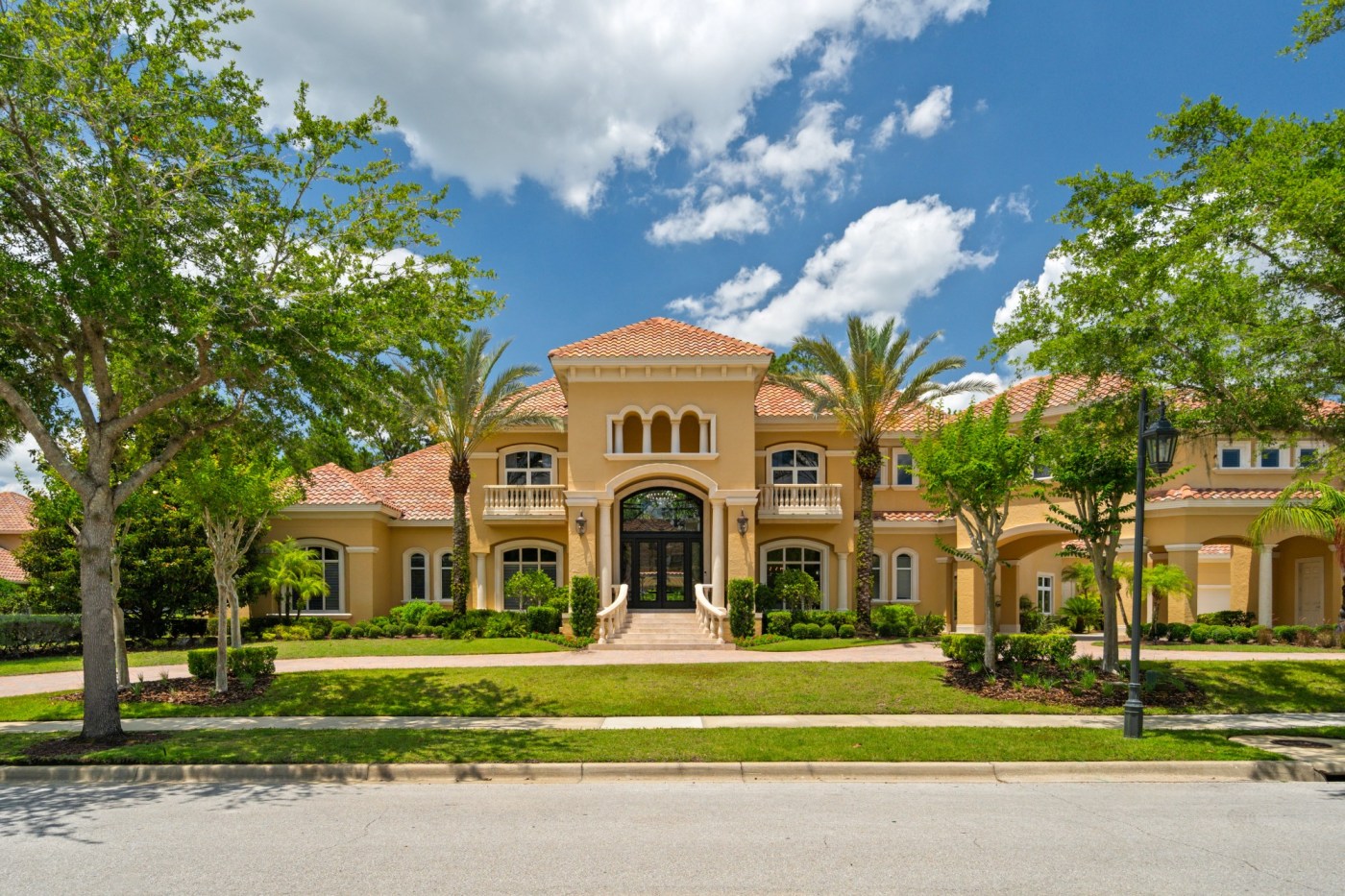 Former NFL Star’s Alaqua Lakes Estate Sells in Just Two Days