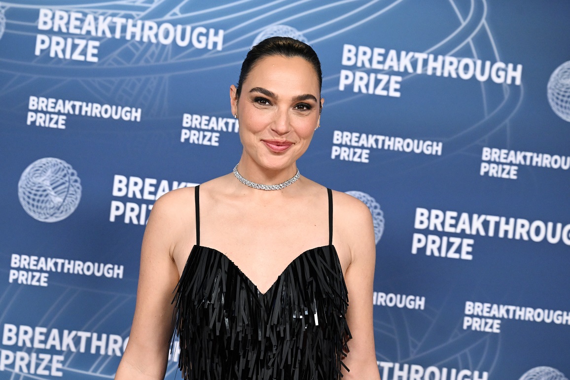 Gal Gadot Blames Hollywood Pressure for ‘Snow White’ Box Office Plunge