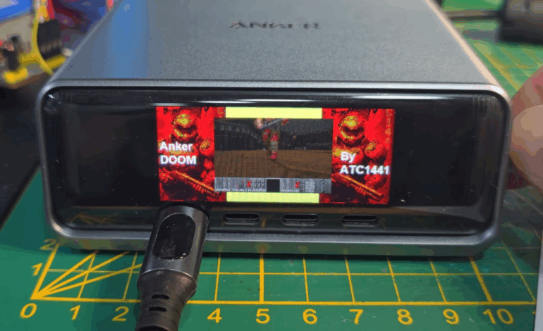 Gamer Runs Doom on Power Bank, Surprising Players Worldwide