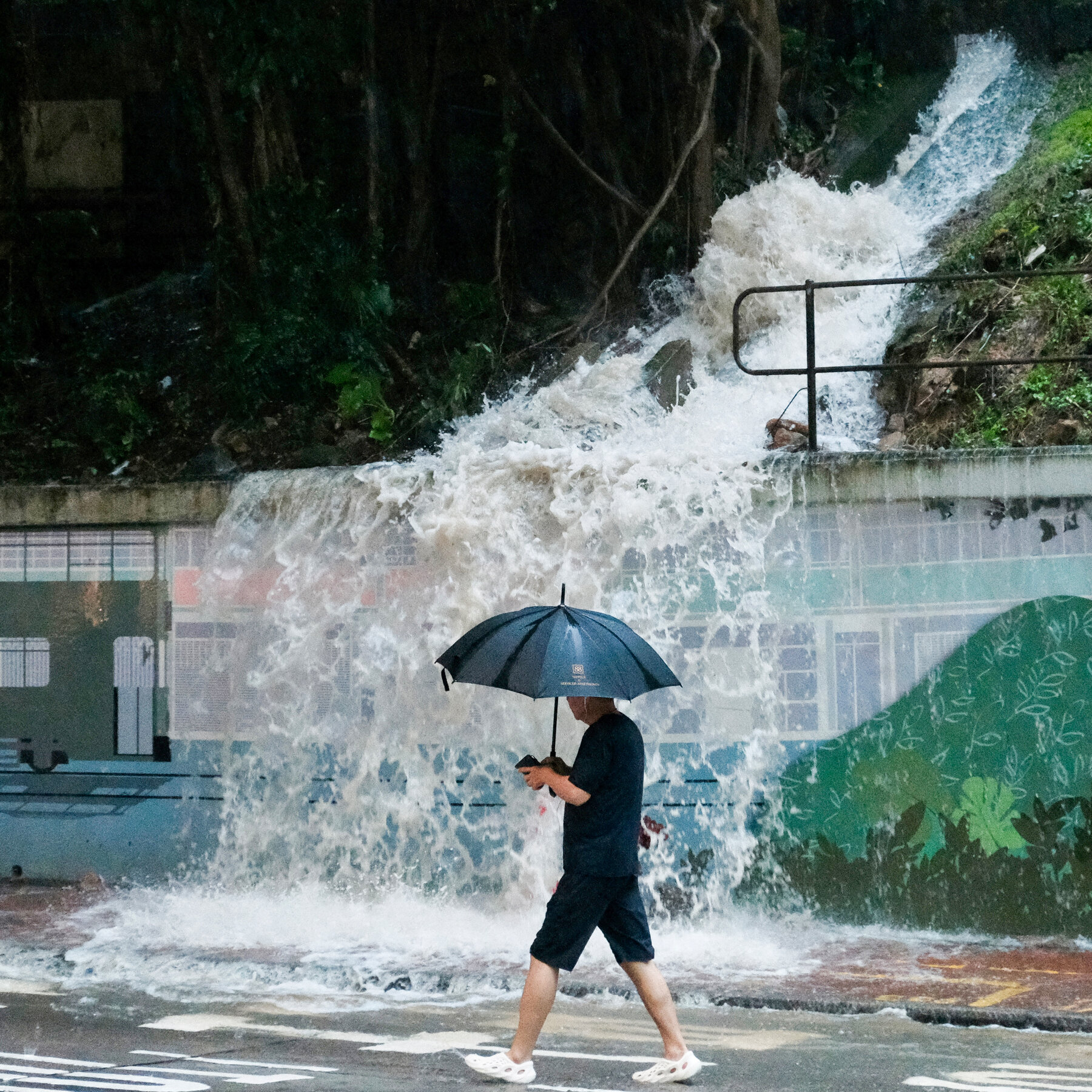Hong Kong Faces Catastrophe as Torrential Rain Floods City
