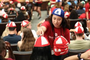 Hood College Welcomes New Students with Dinking Ceremony
