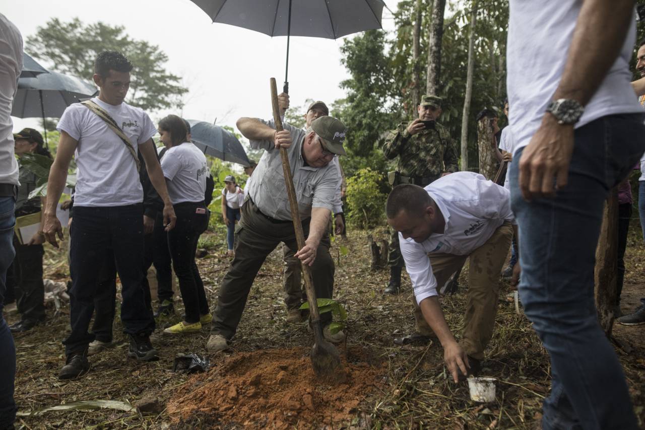 Howard Buffett Tackles Colombia’s Cocaine Crisis with Crop Alternatives