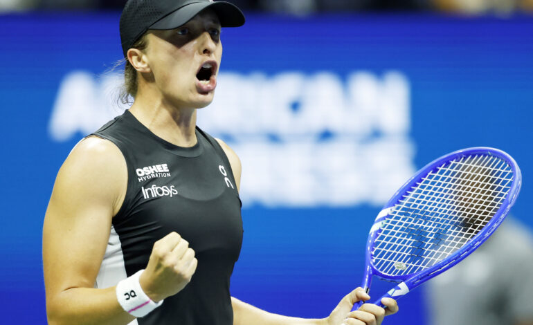 Iga Swiatek Battles Back to Advance to US Open Round of 16