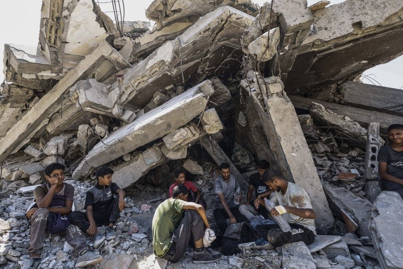 Israeli Forces Intensify Assault on Gaza City, 12 Reported Dead