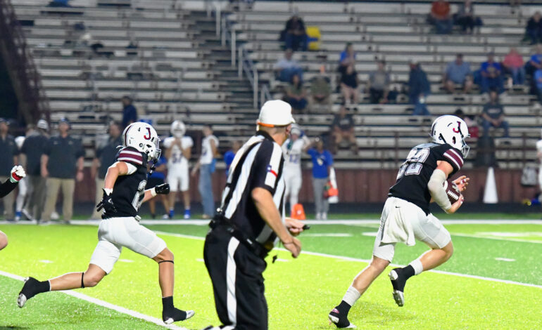 Jefferson Bulldogs Crush Leonard Tigers 56-12 in Dominant Display