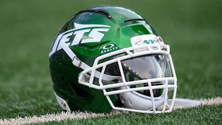 Jets Eye Trade for Playmaker as Offseason Moves Heat Up