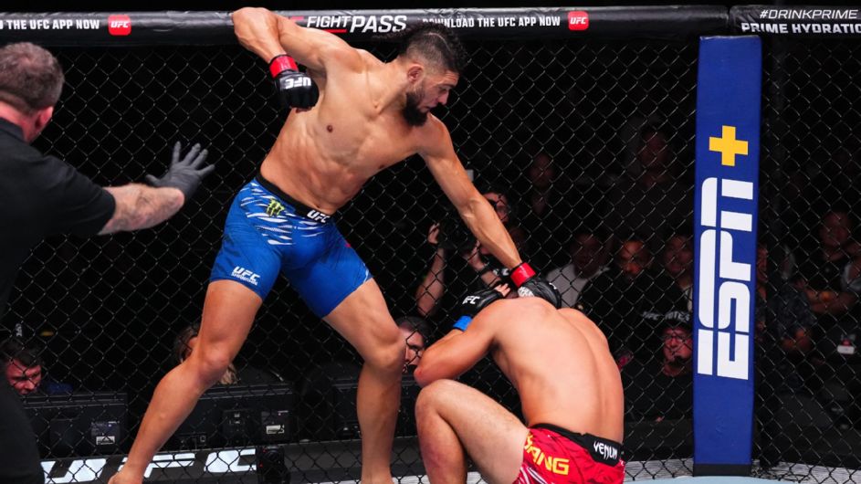Johnny Walker Knocks Out Zhang Mingyang at UFC Fight Night in Shanghai