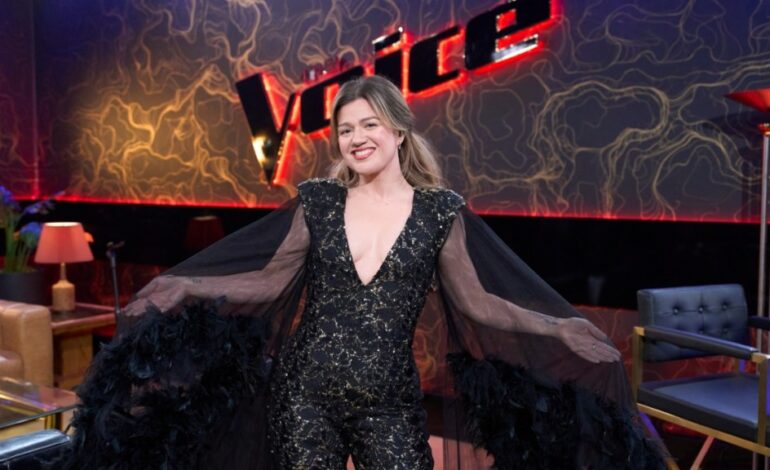 Kelly Clarkson Returns to The Voice Amid Personal Tragedy