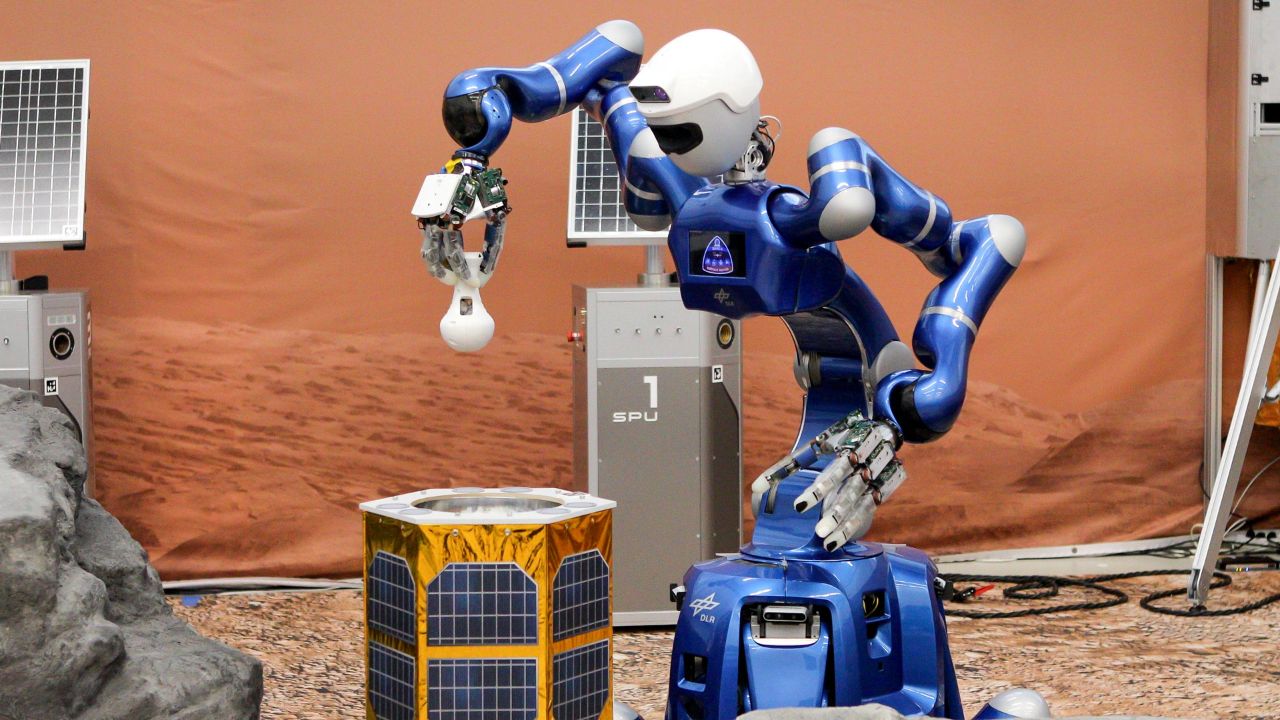 NASA Astronaut Commands Robot Team in Mars Simulation from ISS