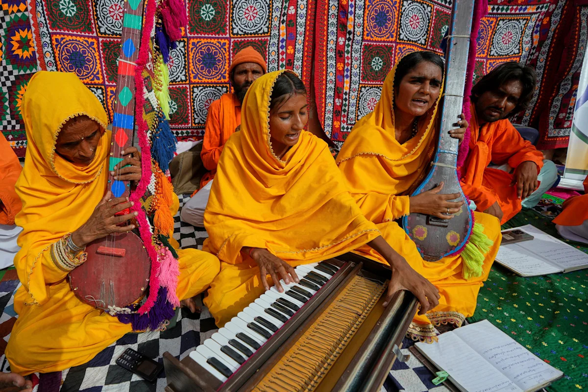 Pakistani Musicians Use Folk and Rap to Combat Climate Change