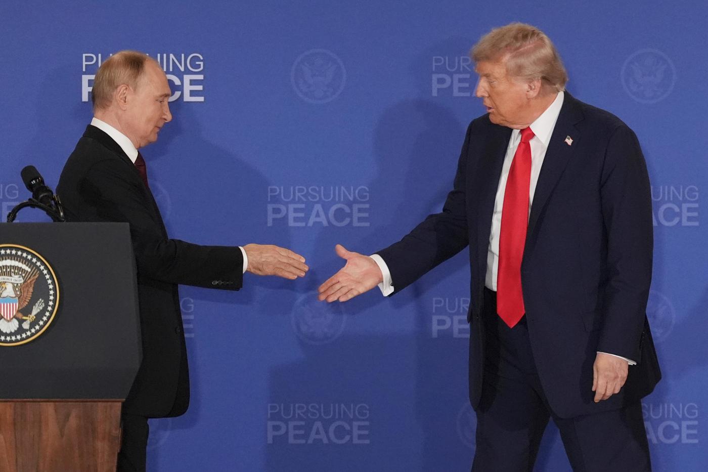 Russia-Ukraine Summit in Alaska Fails to Yield Peace Progress
