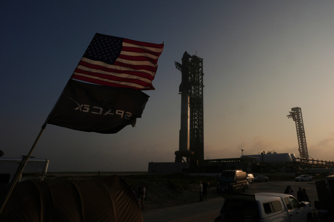 SpaceX Delays Starship’s 10th Test Flight Due to Ground Issues