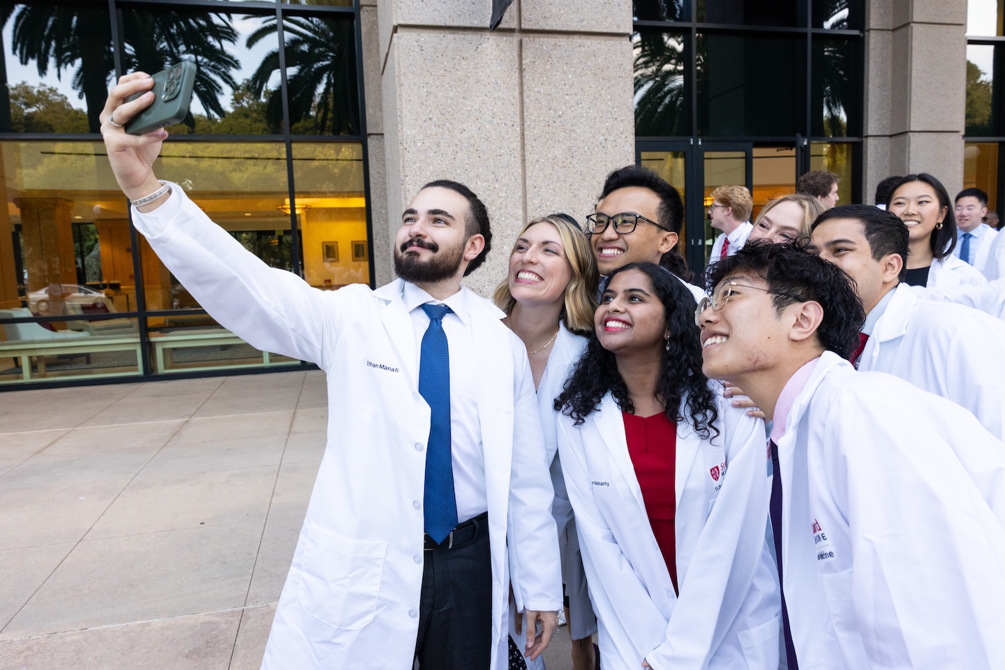 Stanford Medicine Welcomes New MD and PA Students in Ceremonies