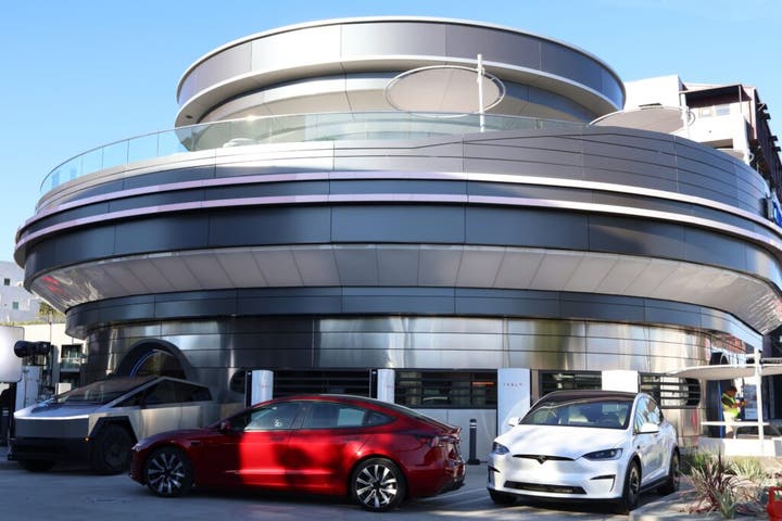 Tesla Diner Cuts Menu and Hours Just Weeks After Grand Opening