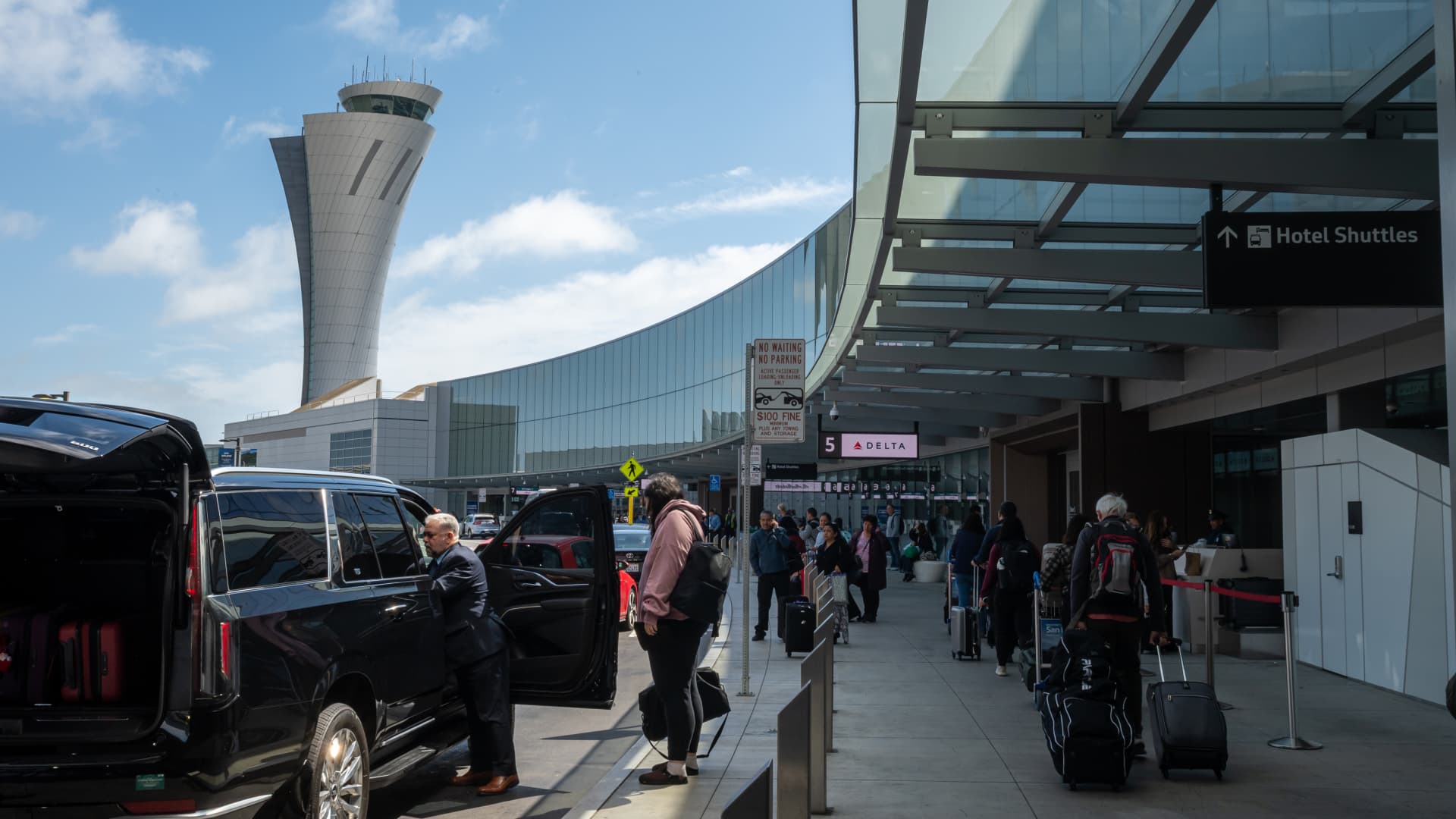Texas Researcher Detained for Week at San Francisco Airport