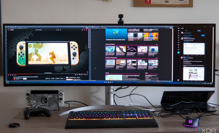 Tiling Window Manager Transforms Ultrawide Screen Efficiency