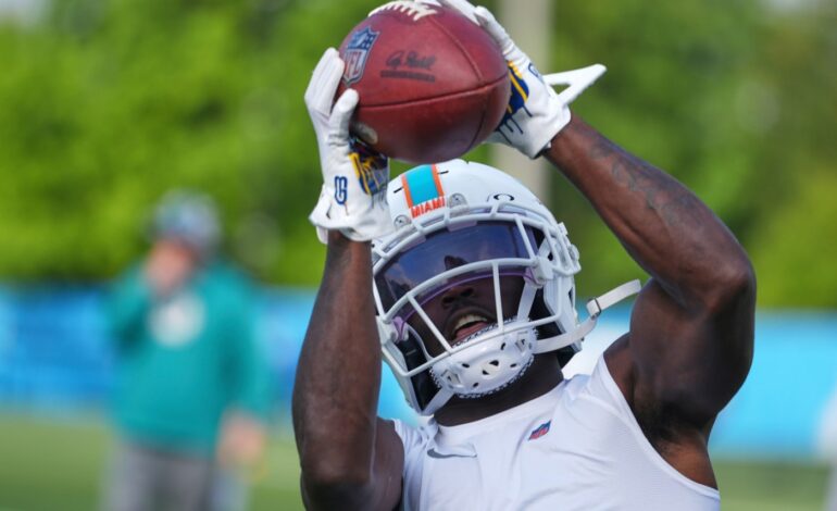 Urgent: Dolphins’ Tua-Tyreek Chemistry in Question Ahead of Colts Game