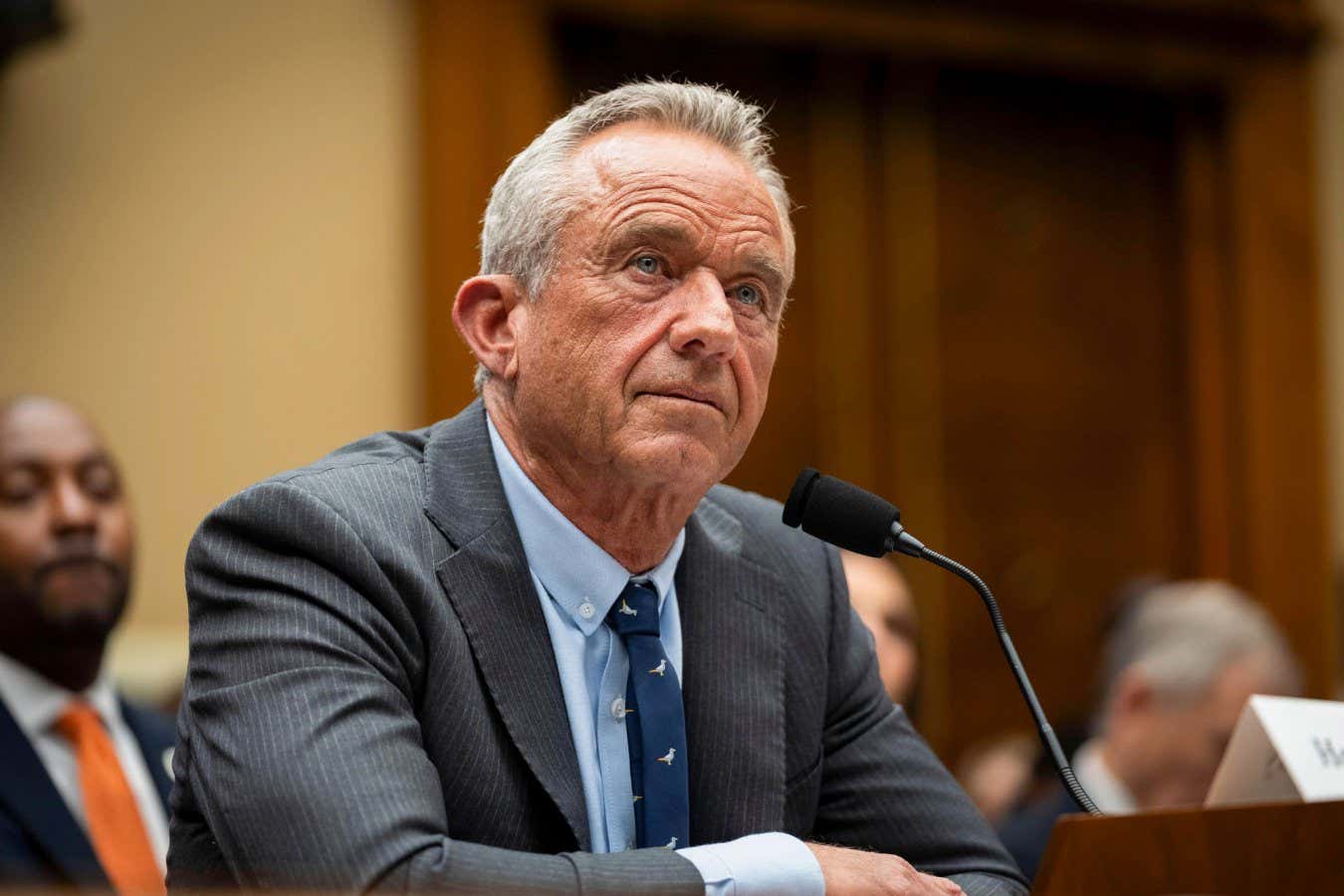 US Health Secretary Claims mRNA Vaccines Ineffective, Sparks Debate