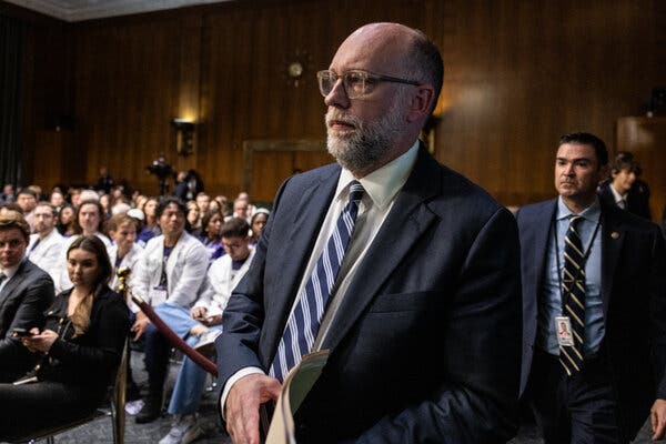 White House Tightens Control Over $1 Trillion Spending NOW