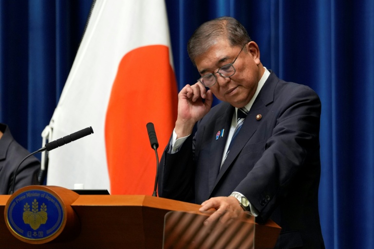 Asian Markets Surge as Japan’s Political Uncertainty Hits Yen