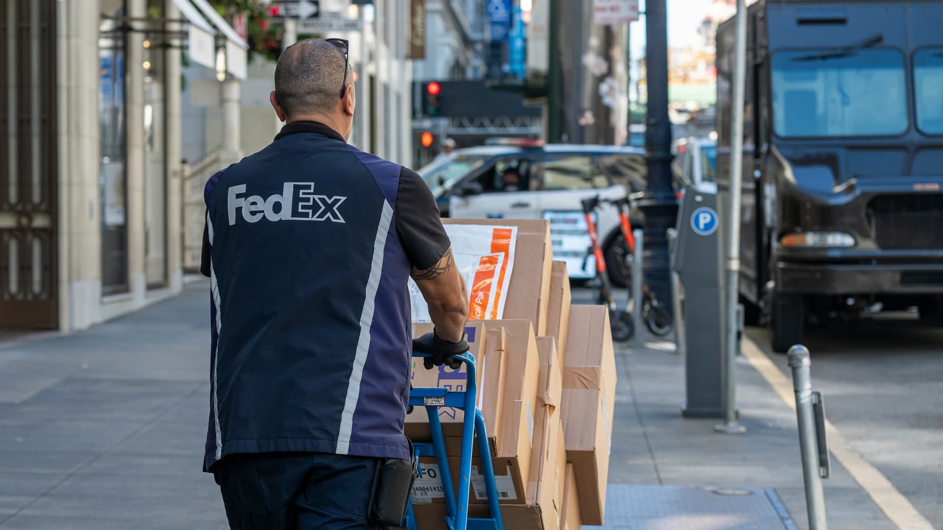 Bank of America Lowers Ratings for UPS and FedEx After Policy Shift