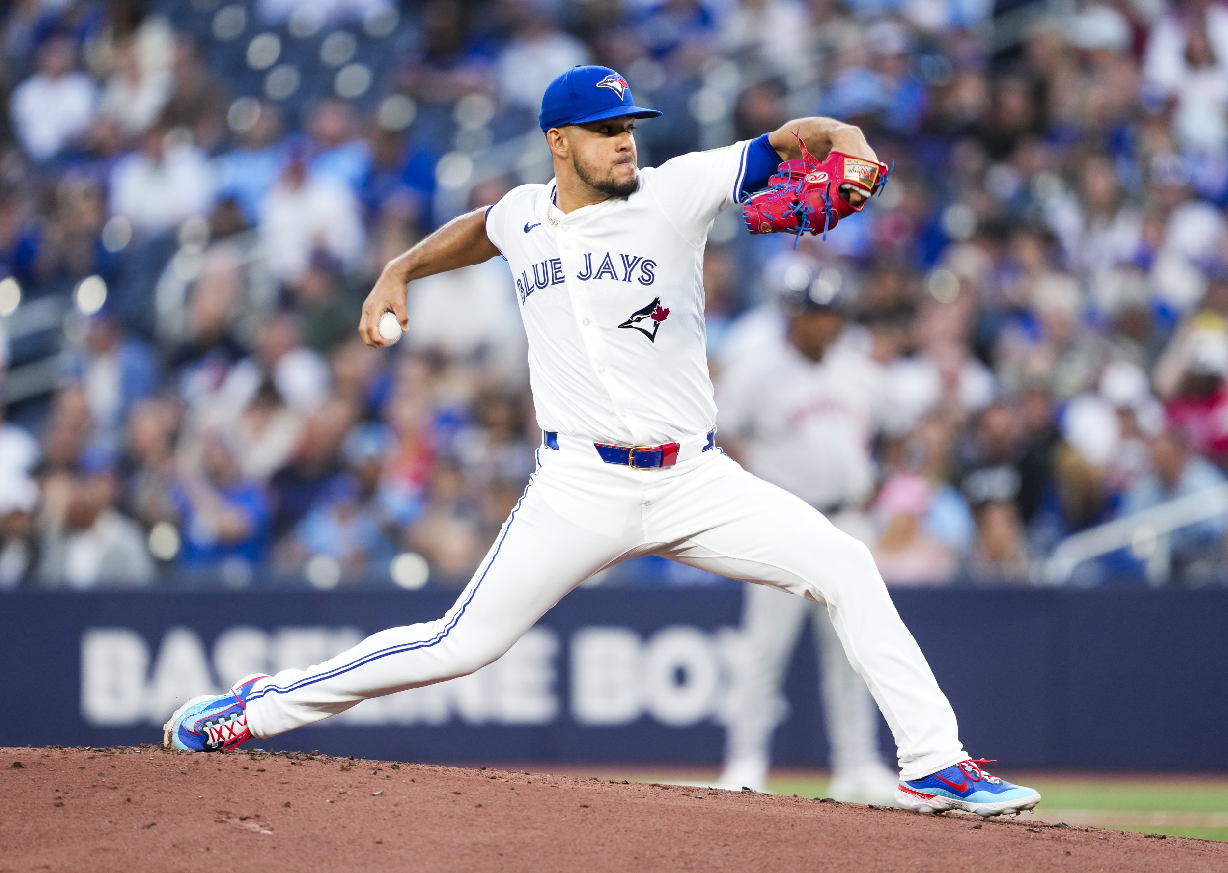 Blue Jays’ José Berríos Fights for Postseason Spot After Strong Start
