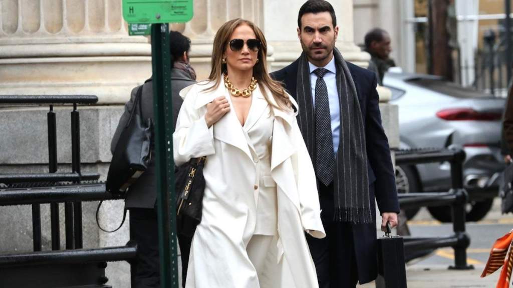 Brett Goldstein Calls Filming with J.Lo a ‘Nightmare’ Amid Paparazzi
