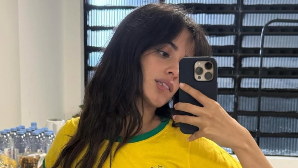 Camila Cabello’s Mirror Selfie Sparks Viral Reaction on Instagram