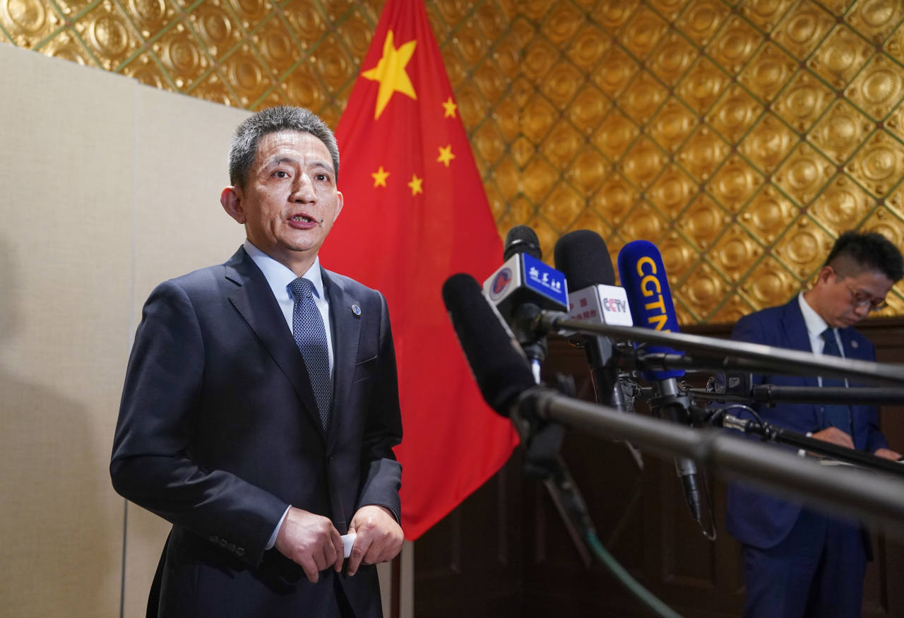 China Signals Openness in Trade Talks While Sticking to Stance