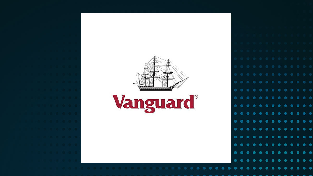 Clare Market Investments Reduces Stake in Vanguard Russell 1000 Growth ETF