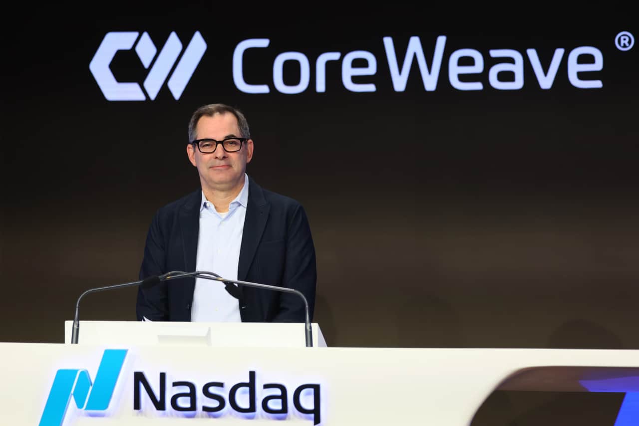 CoreWeave Stock Plummets 15% as Executives Cash Out Millions