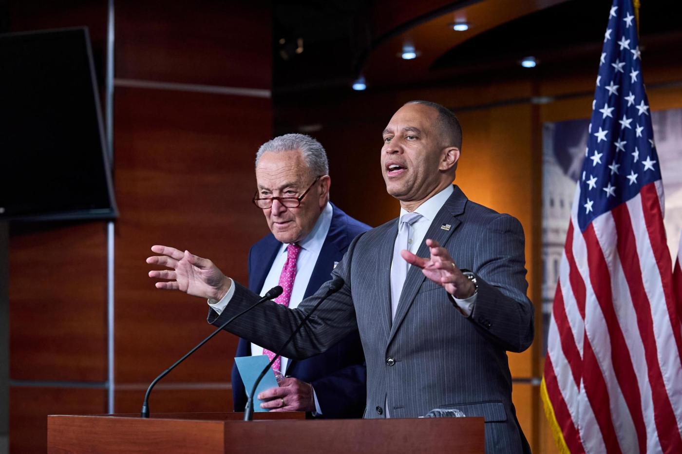 Democrats Challenge GOP to Avoid Government Shutdown by Month-End
