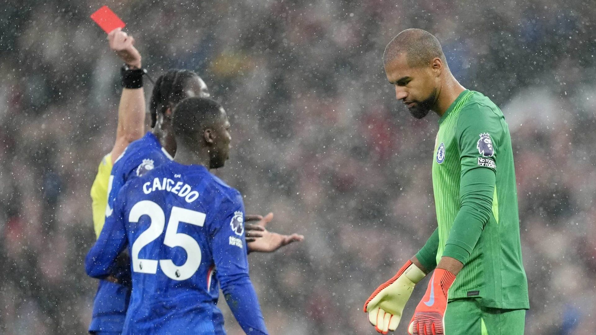 Dermot Gallagher Analyzes Key Decisions from Premier League Weekend