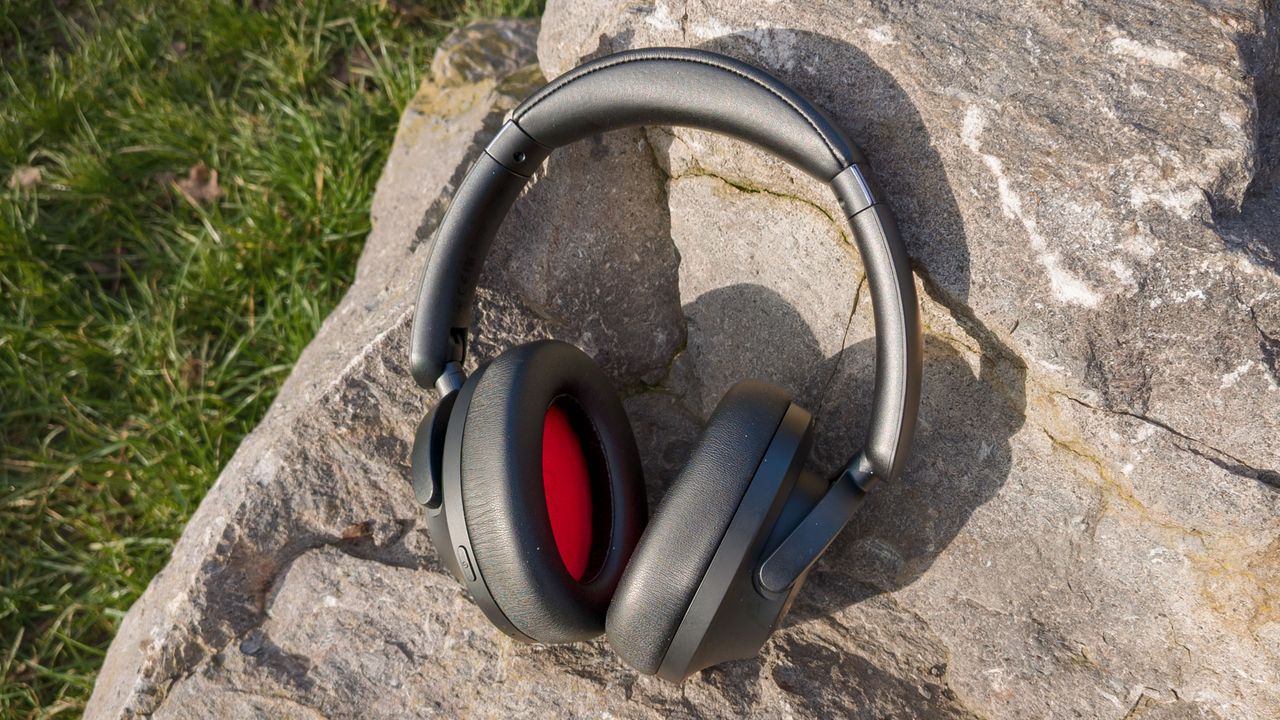 Discover the Top Headphones for Podcast Listening: 1More Sonoflow Pro