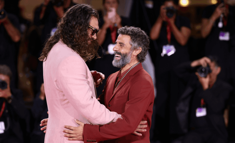 Fans Go Wild Over Jason Momoa and Oscar Isaac’s Red Carpet Bromance