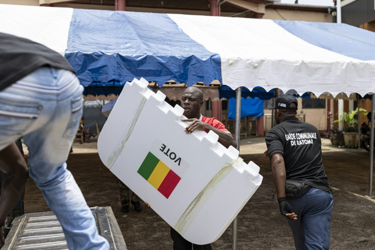 Guinea Votes on Controversial Constitution Amid Opposition Boycott