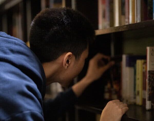 High School Reading Assignments Decline Amid Record Low Scores