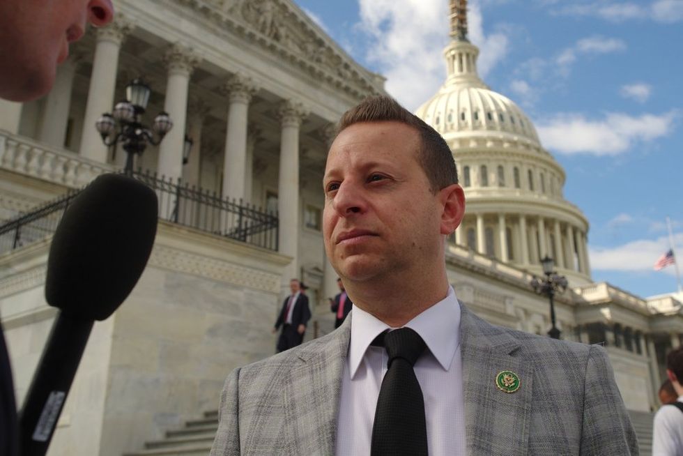 House Democrats Challenge GOP on Epstein Signature Claims