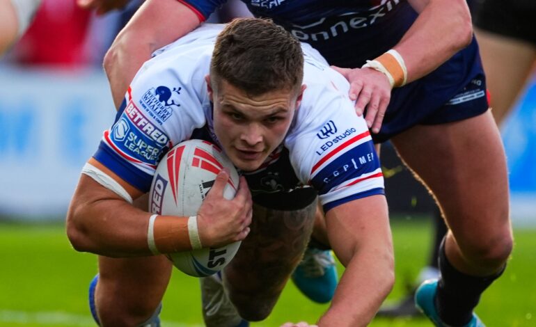 Hull KR Falls to Wakefield as Hull FC Revives Playoff Aspirations